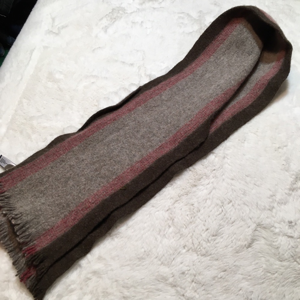Gap wool scarf